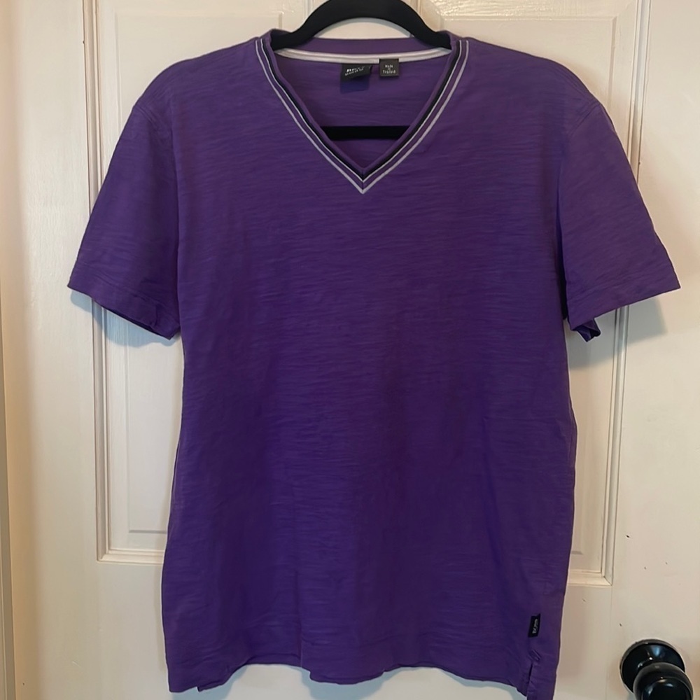 Hugo Boss Purple V-neck shirt. 100% cotton. Size medium.